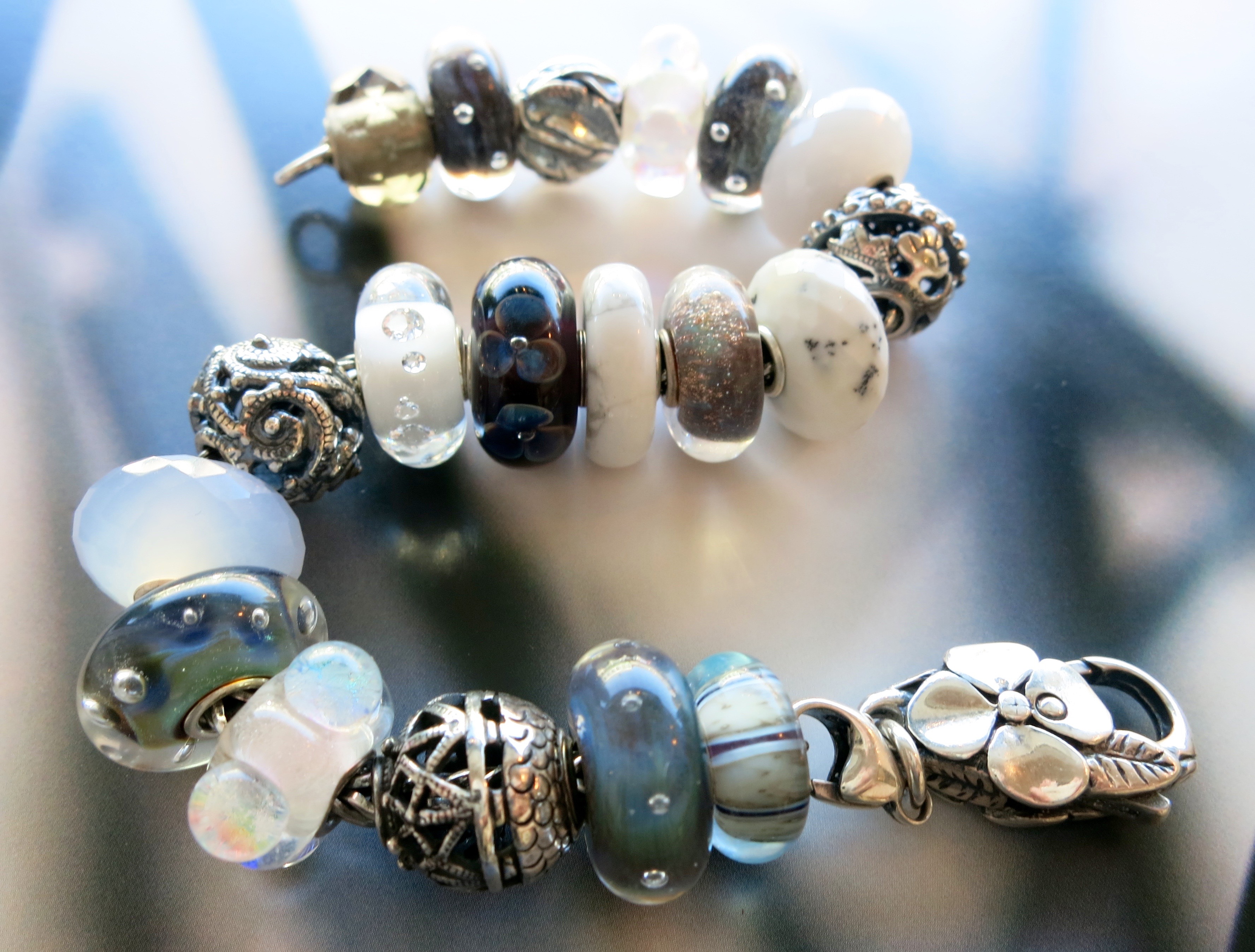 Charming beads. Шарм беадс. Trollbeads замок. Рататоск ТРОЛЛБИДС. Браслеты из натуральных камней с шармами.